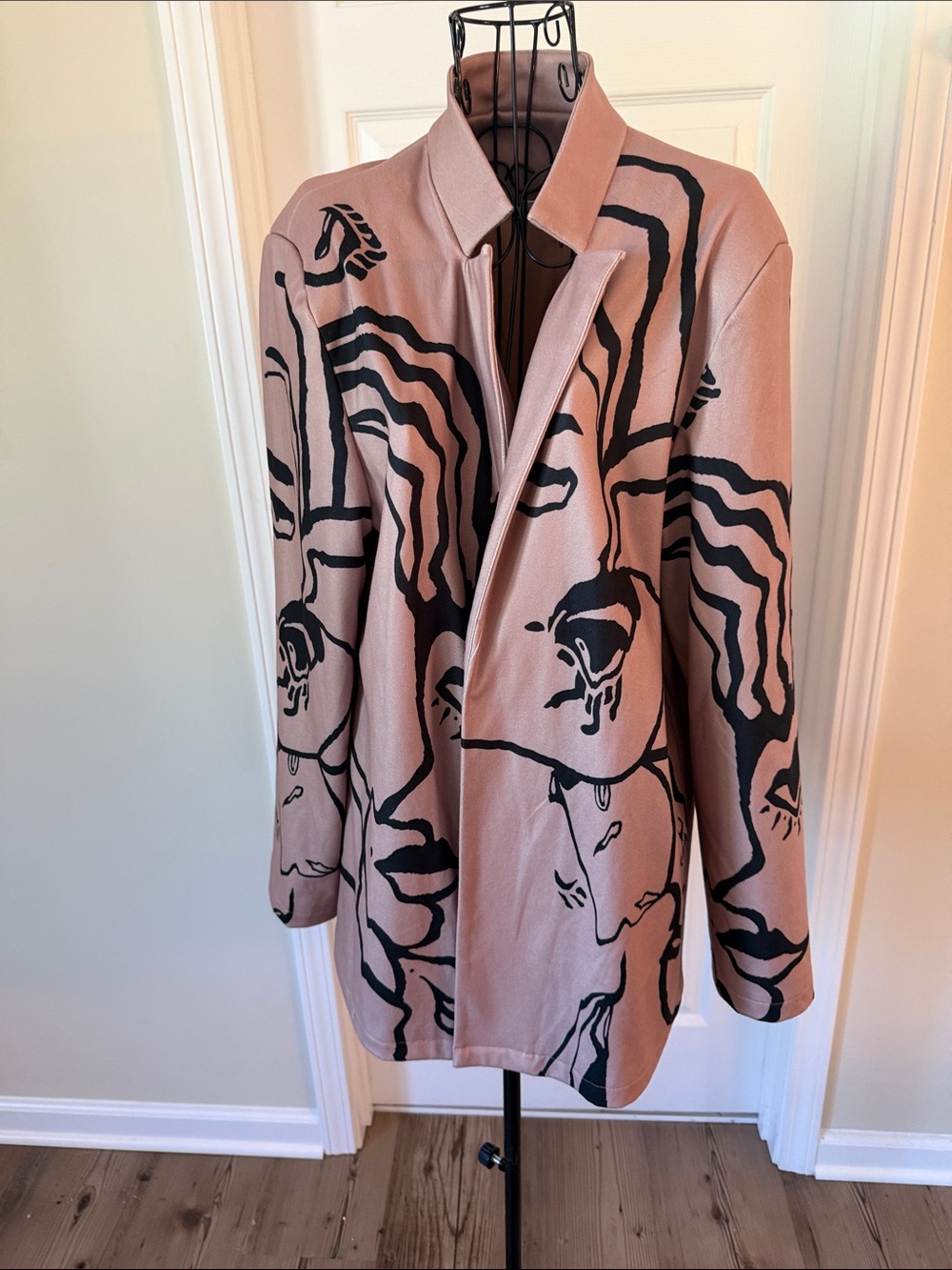 Women's Beige/black Printed Lightweight Blazer/jacket